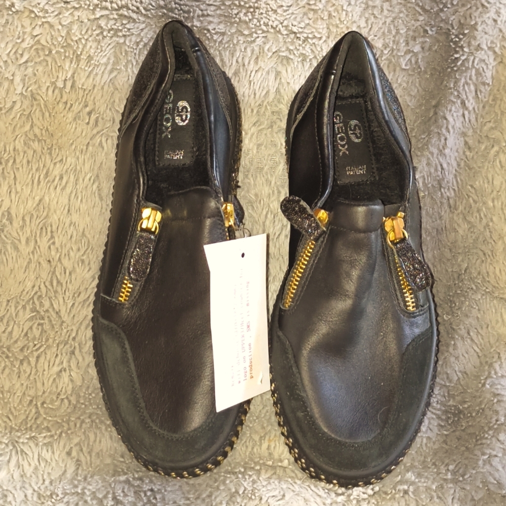 GEOX Leelu Black Slip-On Shoes with Gold Zippers Size 7 - Picture 2 of 6